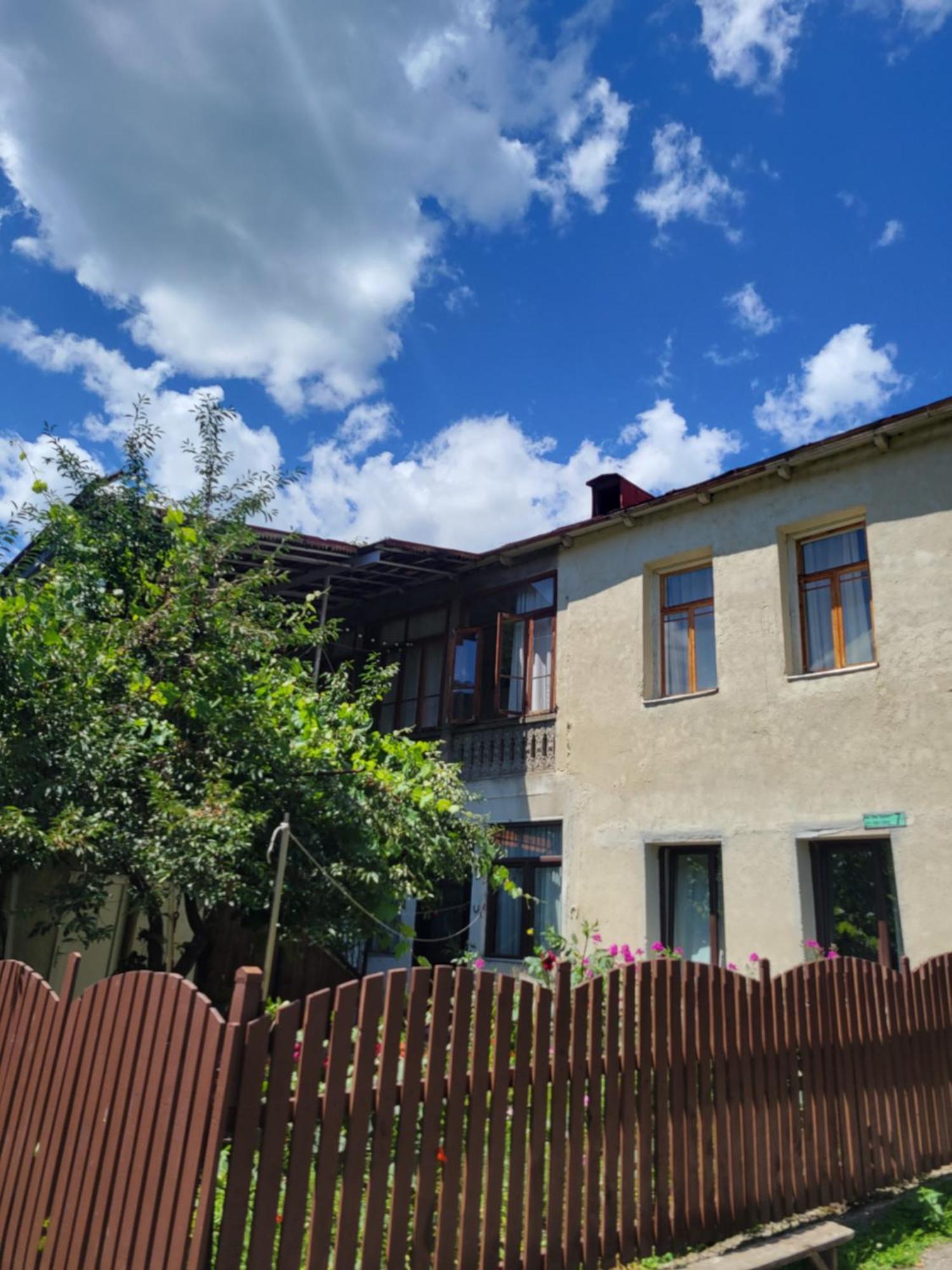 Ailama Guesthouse 메스티아 외부 사진