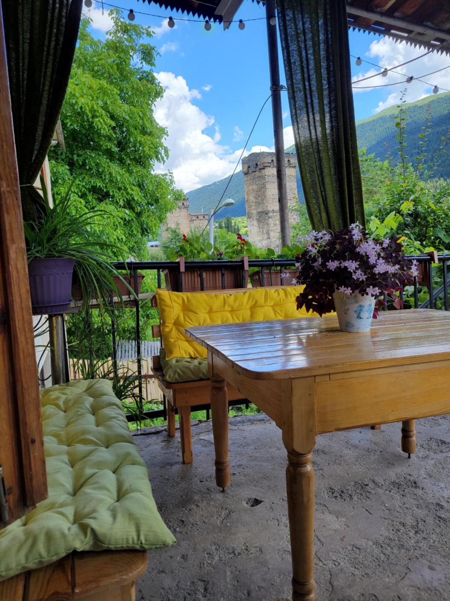 Ailama Guesthouse 메스티아 외부 사진