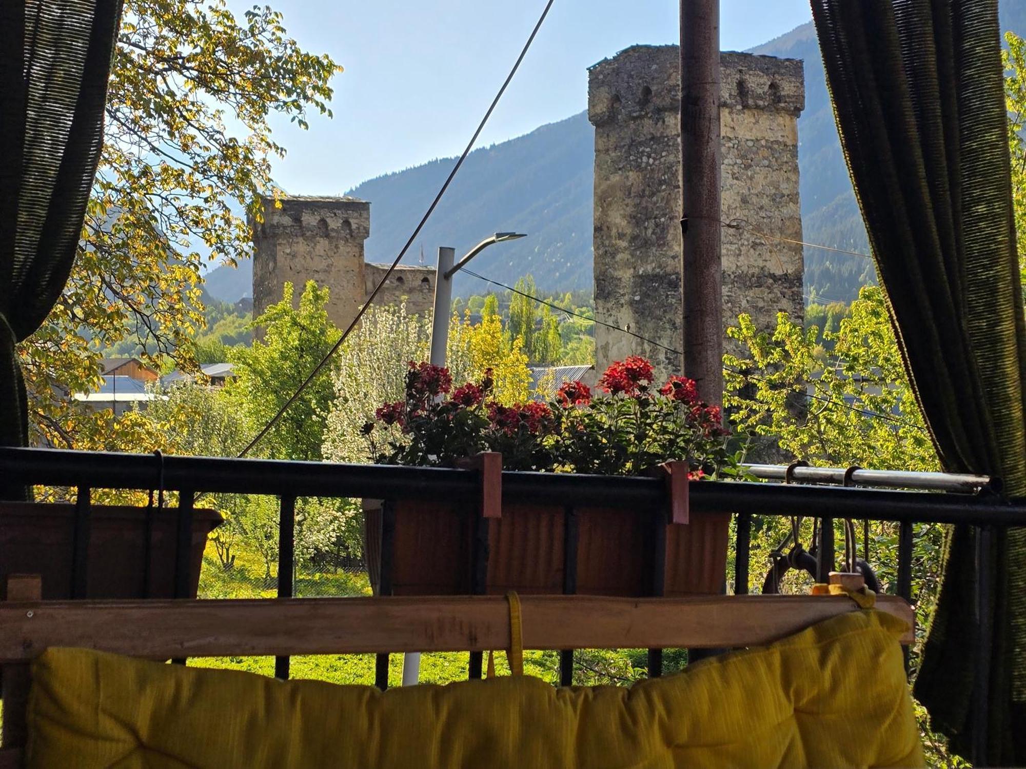 Ailama Guesthouse 메스티아 외부 사진